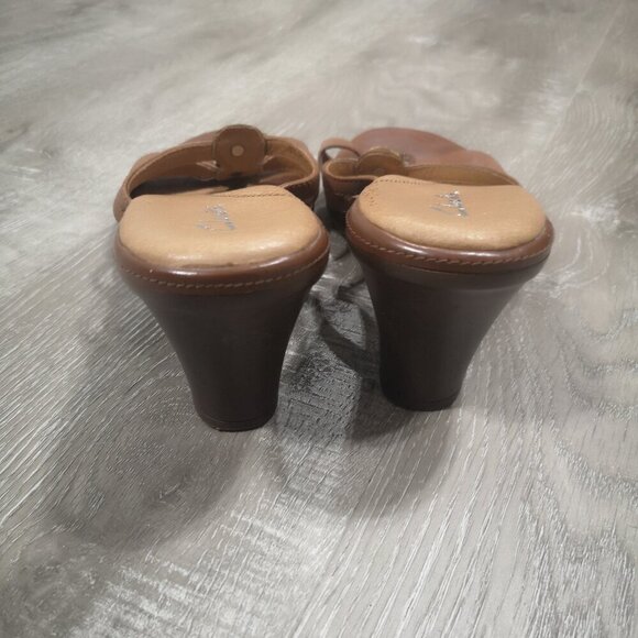 Clarks Ladies Size 7.5 Tan Leather Upper Heeled Slip On Sandals - Picture 4 of 9